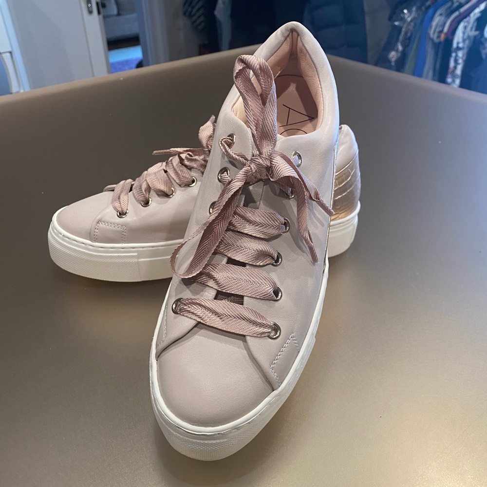 AGL CAP BACK PLATFORM SNEAKER IN SOFT NUDE/ ROSE GOLD size 38 7.5